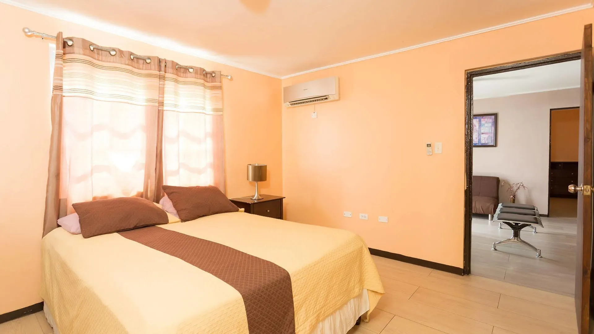 New Kingston Guest Apartments II 0*,